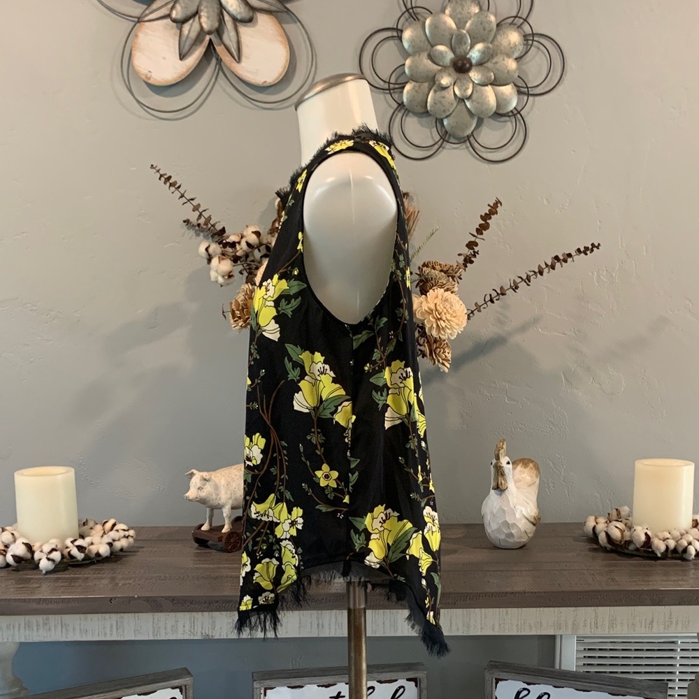Who What Wear Black and Yellow Floral Blouse - Picture 3 of 7